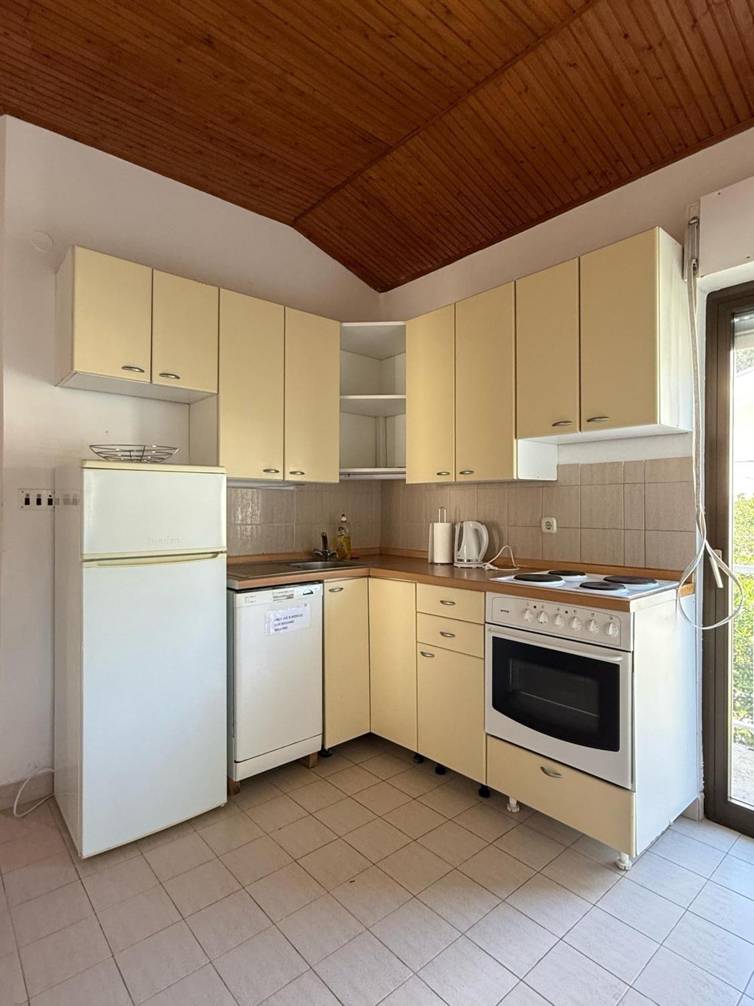Blue Lagoon Studio Apartments 克勒克 外观 照片